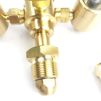 ARGON REGULATOR DUAL FLOW METER